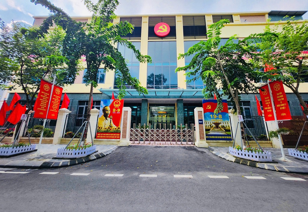 PHƯỜNG PHƯƠNG LIỆT RỰC RỠ CỜ HOA CHÀO ĐÓN NGÀY KỶ NIỆM 80 NĂM CÁCH MẠNG THÁNG TÁM THÀNH CÔNG VÀ QUỐC KHÁNH (2/9)- Ảnh 1.