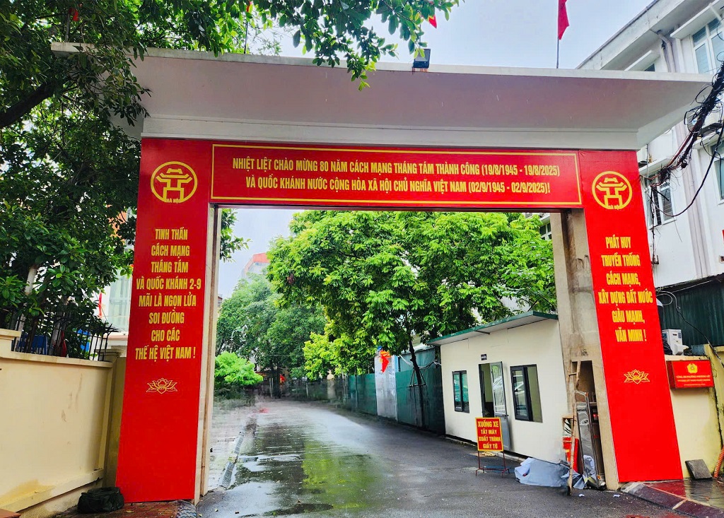 PHƯỜNG PHƯƠNG LIỆT RỰC RỠ CỜ HOA CHÀO ĐÓN NGÀY KỶ NIỆM 80 NĂM CÁCH MẠNG THÁNG TÁM THÀNH CÔNG VÀ QUỐC KHÁNH (2/9)- Ảnh 2.