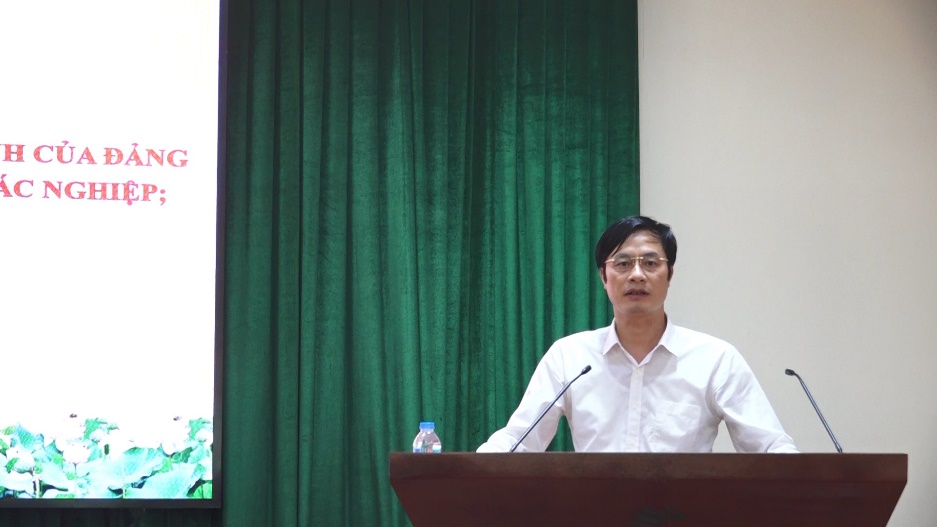 Xã Quảng Oai tổ chức tập huấn triển khai thực hiện thủ tục hành chính của Đảng trên Cổng Dịch vụ công Quốc gia- Ảnh 2.