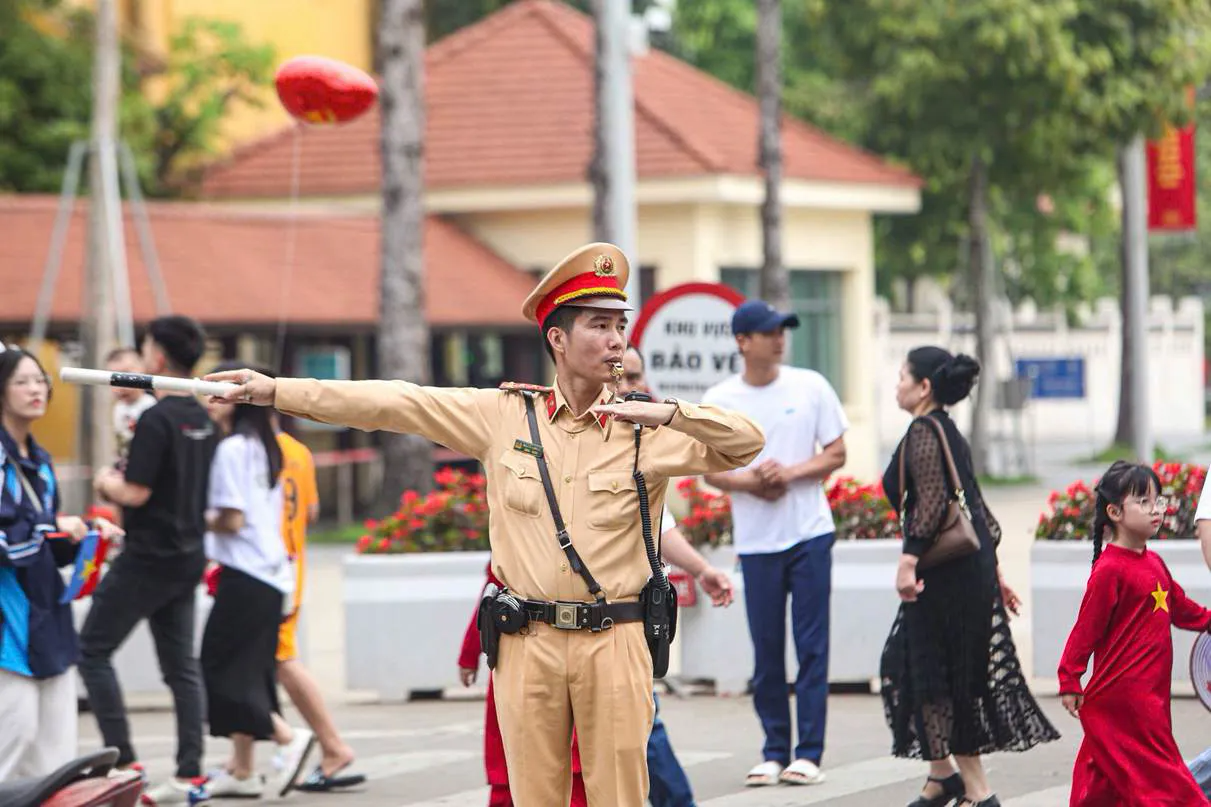 Chi tiết thời gian cấm đường, tạm cấm và hạn chế phương tiện tại Hà Nội ngày 21/8- Ảnh 1.