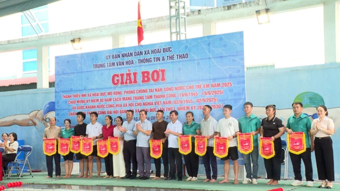 UBND xã Hoài Đức chỉ đạo tổ chức các hoạt động chào mừng kỷ niệm 80 năm Ngày Cách mạng tháng Tám thành công (19/8/1945-19/8/2025) và Quốc khánh nước CHXHCN Việt Nam (02/9/1945-02/9/2025)- Ảnh 4.