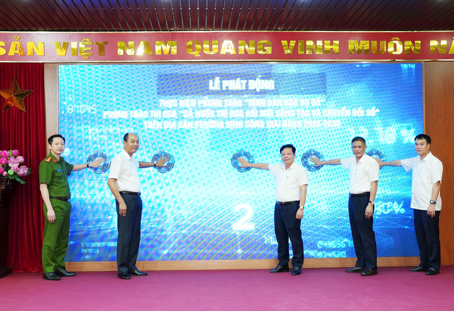 Phường Định Công phát động phong trào “Bình dân học vụ số”- Ảnh 1.