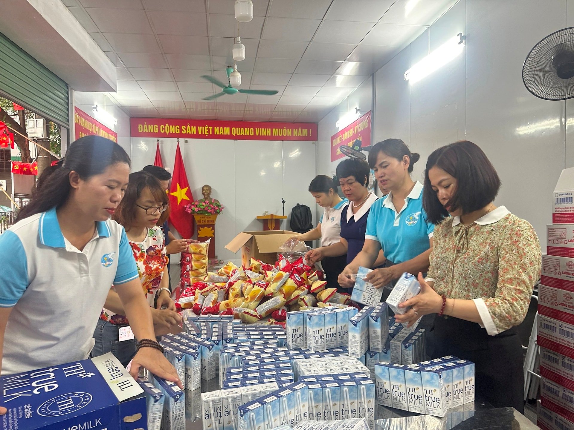 Mỗi người dân Giảng Võ đều là “đại sứ” thân thiện, sẵn sàng hỗ trợ du khách dự Đại lễ A80- Ảnh 3.