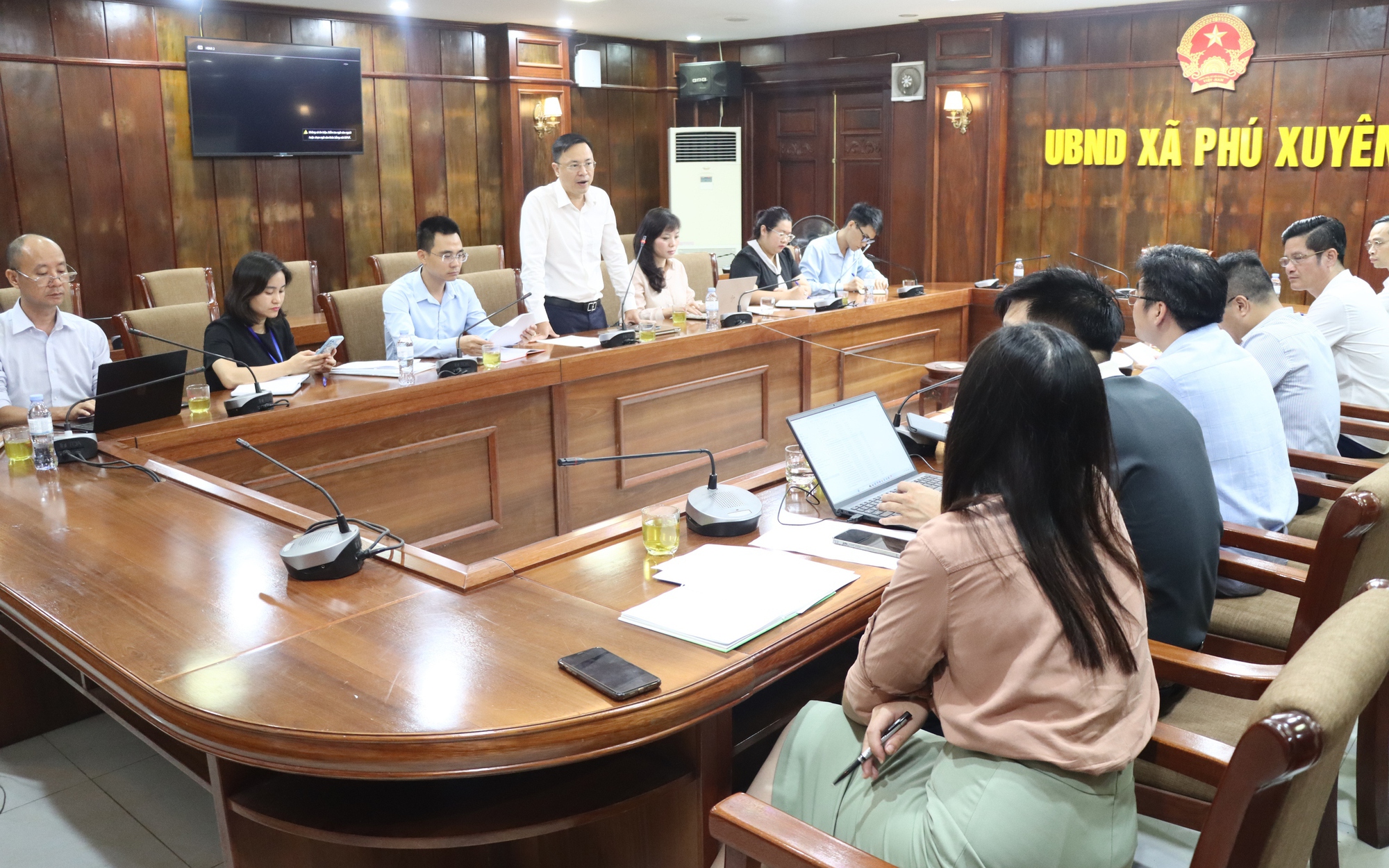 Thí điểm triển khai hỗ trợ lưu động, hướng dẫn chuyển đổi số trong TTHC, dịch vụ công tác cấp GCN quyền sử dụng đất lần đầu cho cá nhân, hộ gia đình trên đại bàn xã Phú Xuyên