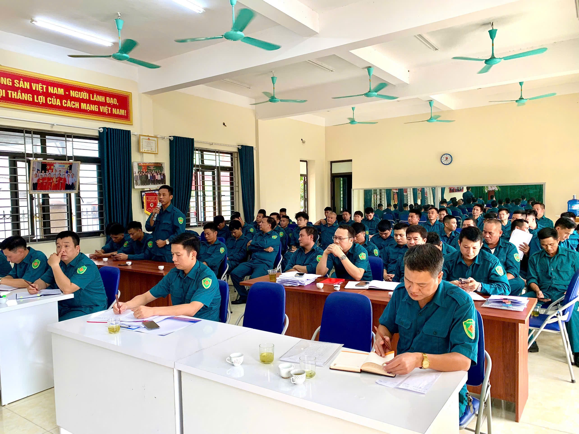 BAN CHỈ HUY QUÂN SỰ XÃ HÁT MÔN THÀNH PHỐ HÀ NỘI TỔ CHỨC GIAO BAN TRIỂN KHAI NHIỆM VỤ THÁNG 8,9 NĂM 2025- Ảnh 2.