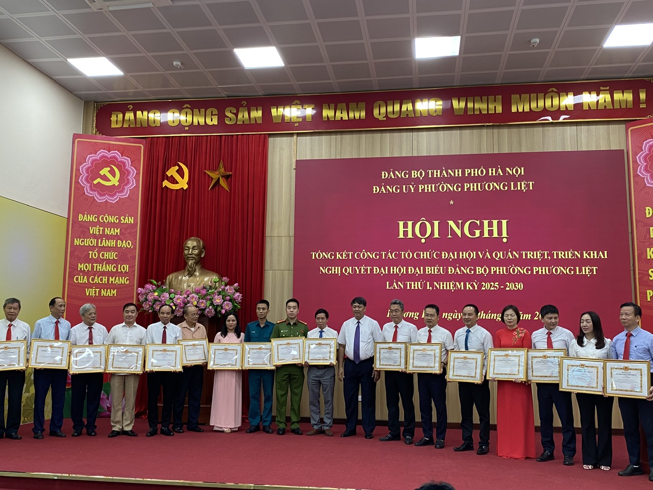 Đảng ủy phường Phương Liệt tổ chức Hội nghị Tổng kết công tác Đại hội và quán triệt, triển khai nghị quyết Đại hội Đảng bộ phường Phương Liệt lần thứ I, nhiệm kỳ 2025 - 2030- Ảnh 3.