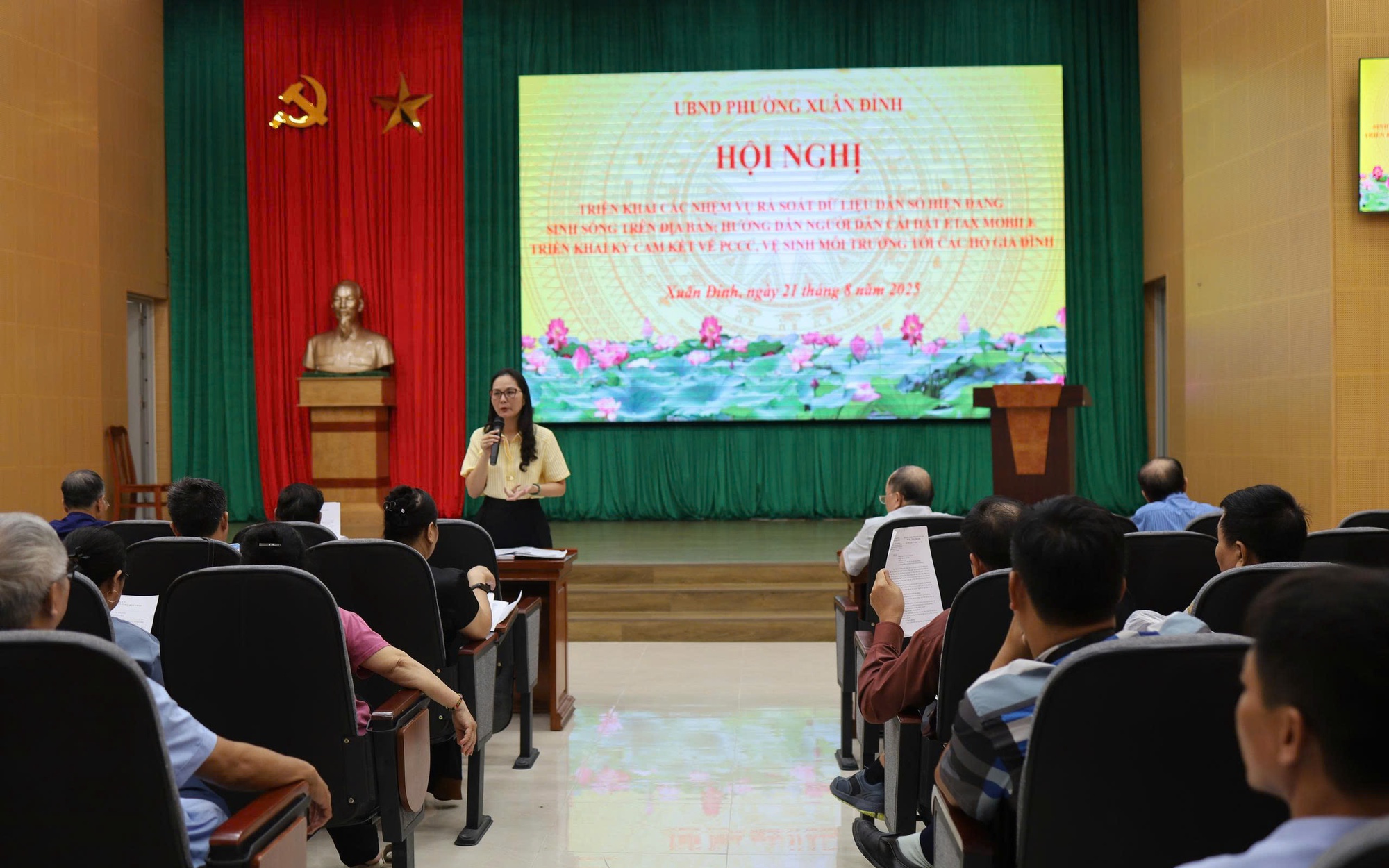 Phường Xuân Đỉnh triển khai nhiệm vụ trọng tâm nhằm đẩy mạnh thực hiện thuế điện tử và nâng cao hiệu quả quản lý cơ sở