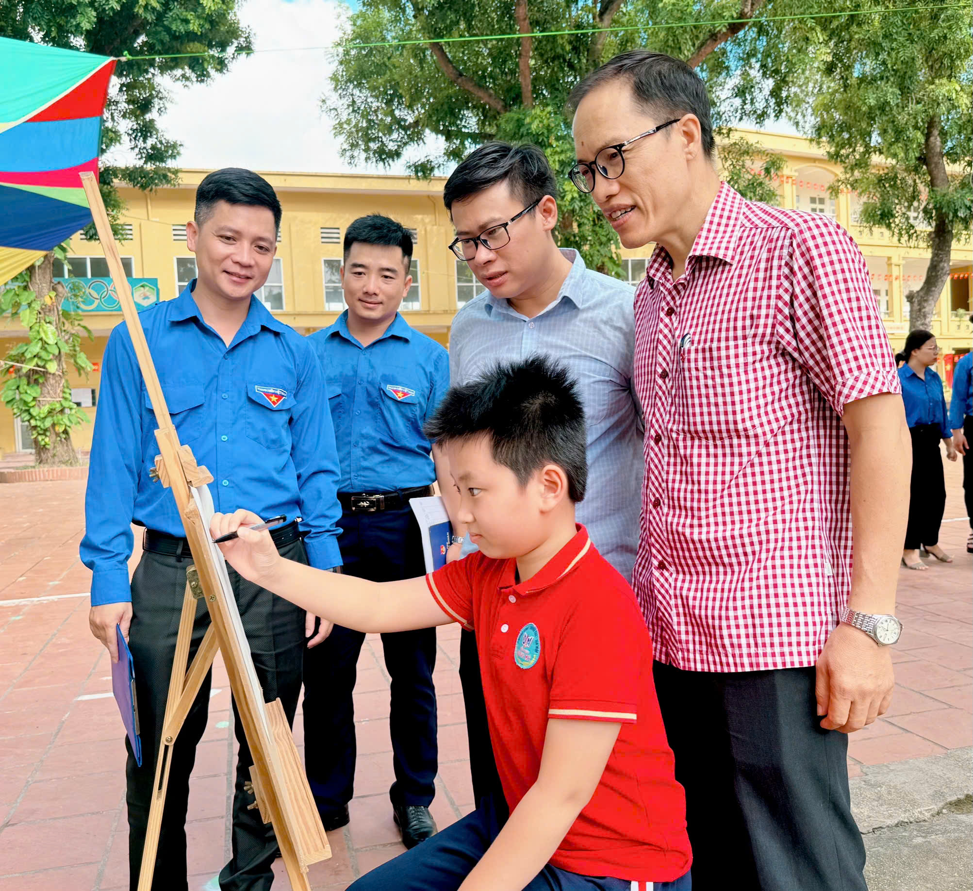 Thiếu nhi xã Nam Phù lan toả niềm tự hào về quê hương, đất nước qua Hội thi vẽ tranh với chủ đề “Nam Phù trong tôi”