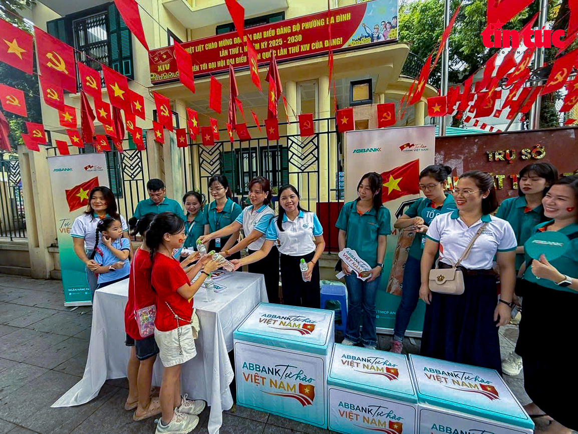 Phường Ba Đình huy động 1.500 người hỗ trợ nhân dân xem tổng hợp luyện A80- Ảnh 8.