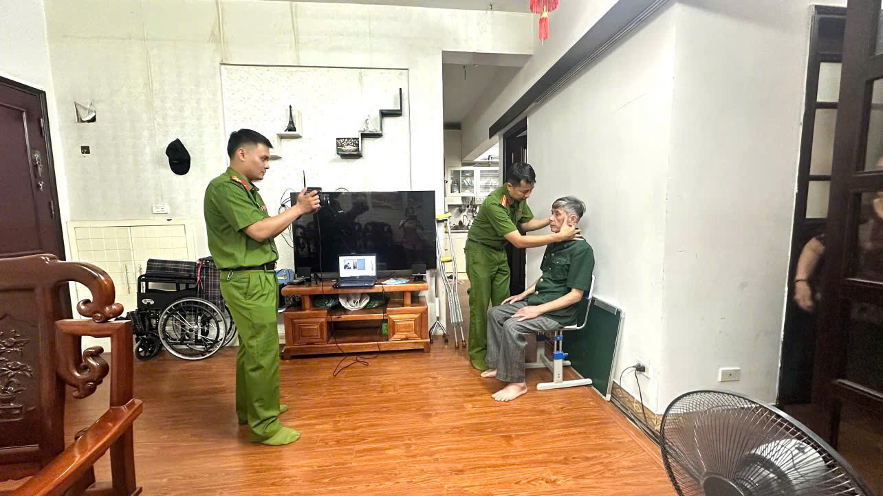 A group of people in green uniforms  AI-generated content may be incorrect.