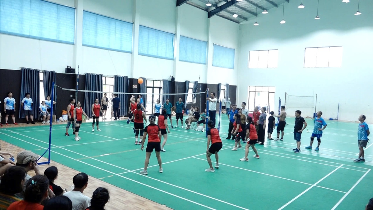 Hồng Sơn tổ chức giải bóng chuyền hơi nam, nữ chào mừng thành công Đại hội Đại biểu Đảng bộ xã và các ngày lễ lớn của đất nước- Ảnh 4.