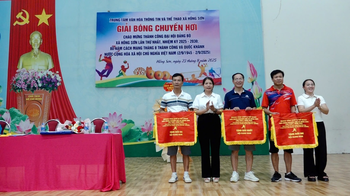 Hồng Sơn tổ chức giải bóng chuyền hơi nam, nữ chào mừng thành công Đại hội Đại biểu Đảng bộ xã và các ngày lễ lớn của đất nước- Ảnh 5.
