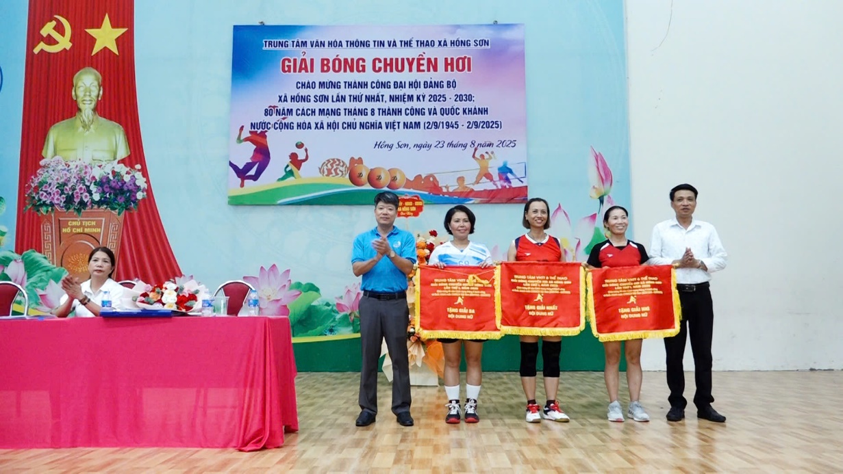 Hồng Sơn tổ chức giải bóng chuyền hơi nam, nữ chào mừng thành công Đại hội Đại biểu Đảng bộ xã và các ngày lễ lớn của đất nước- Ảnh 6.