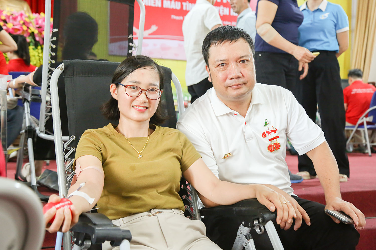Nhân dân xã Thạch Thất hưởng ứng sôi nổi Ngày hội hiến máu đầu tiên sau sáp nhập- Ảnh 3.