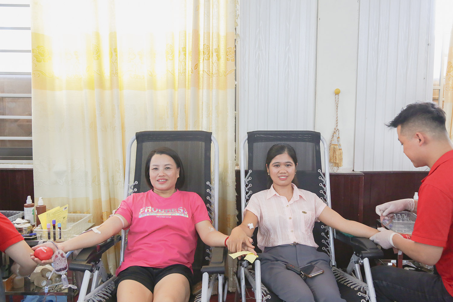 Nhân dân xã Thạch Thất hưởng ứng sôi nổi Ngày hội hiến máu đầu tiên sau sáp nhập- Ảnh 7.