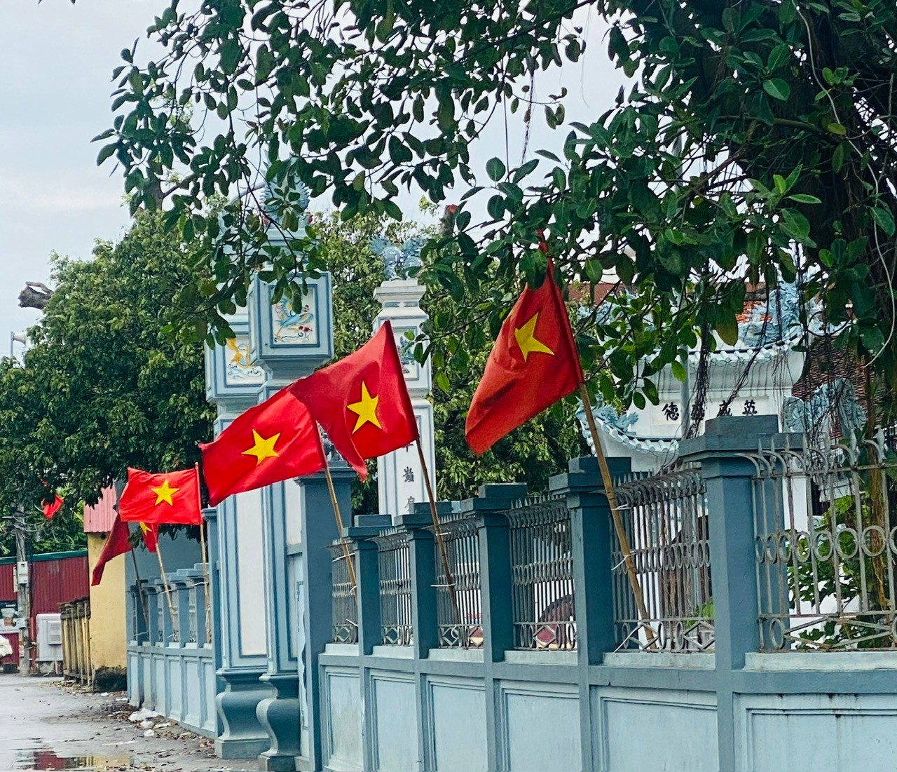 Xã Thường Tín trang hoàng rực rỡ cờ hoa chào mừng kỷ niệm 80 năm Cách mạng Tháng Tám và Quốc khánh Cộng hòa xã hội chủ nghĩa Việt Nam- Ảnh 5.