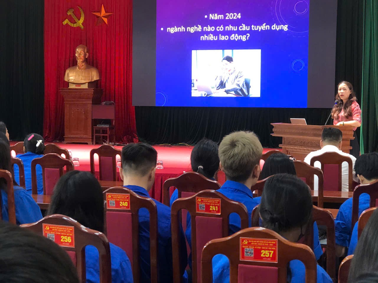 Ngày hội việc làm năm 2025- Ảnh 3.