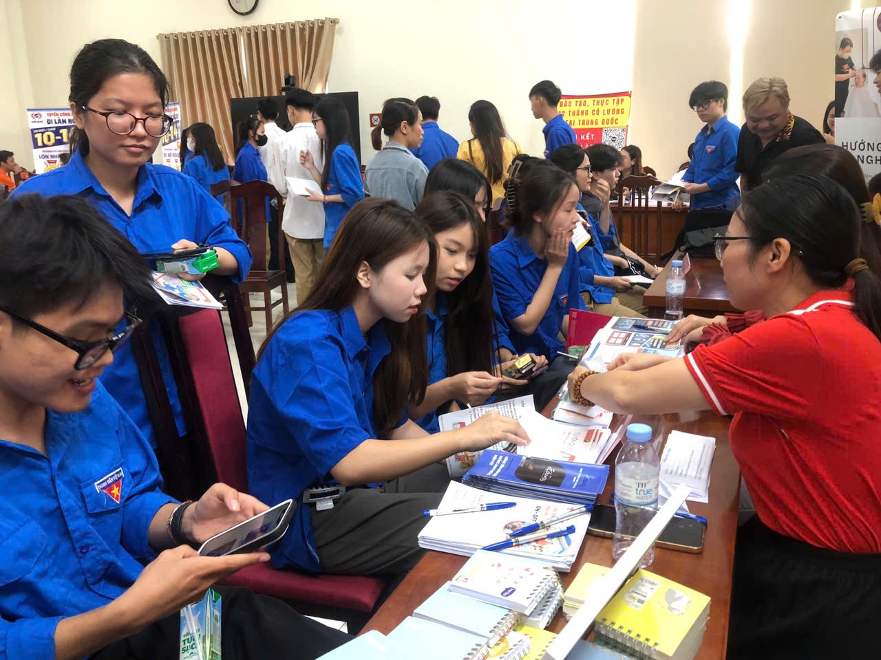 Ngày hội việc làm năm 2025- Ảnh 4.