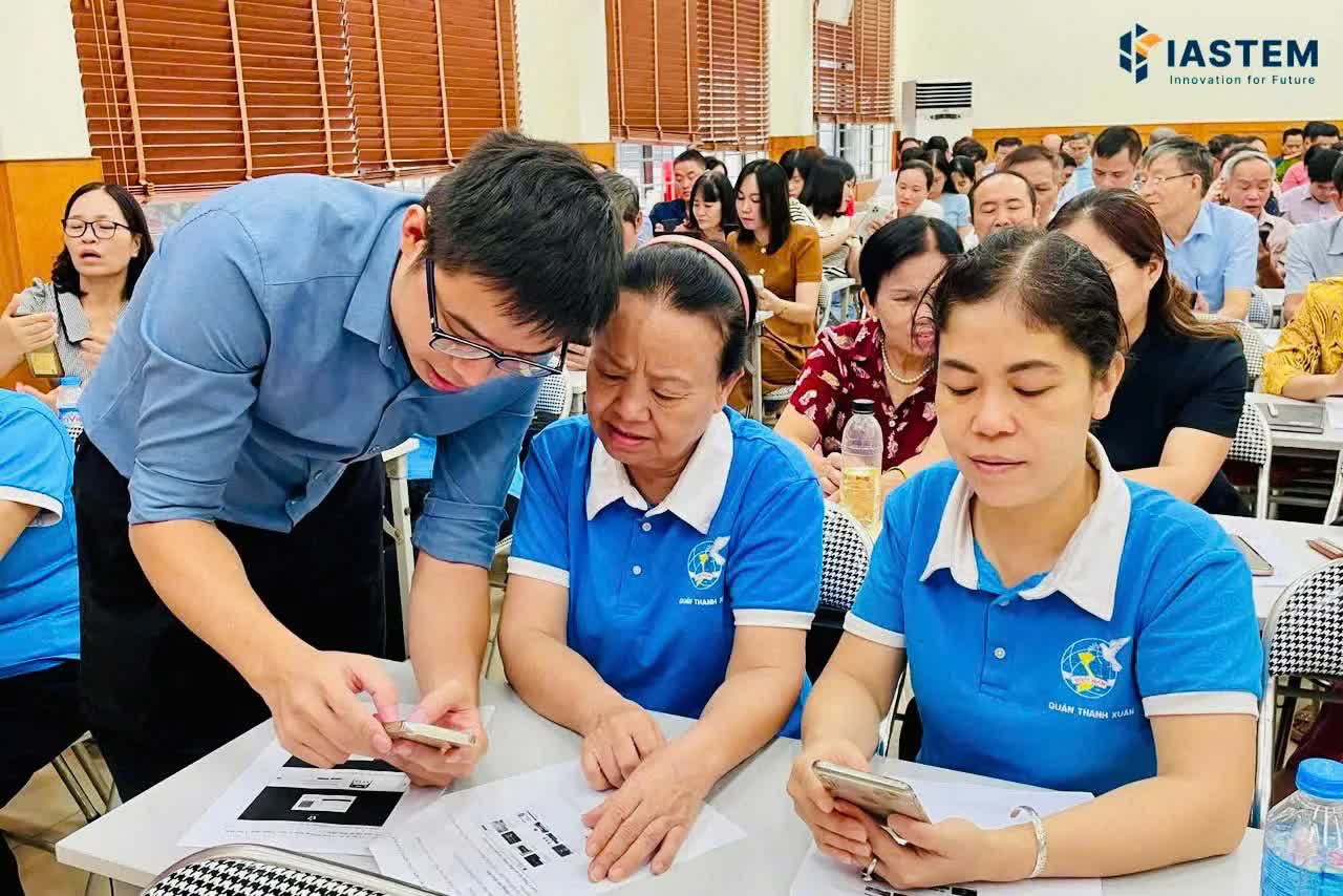 Lan toả phong trào Bình dân học vụ số khu vực Thanh Xuân- Ảnh 2.
