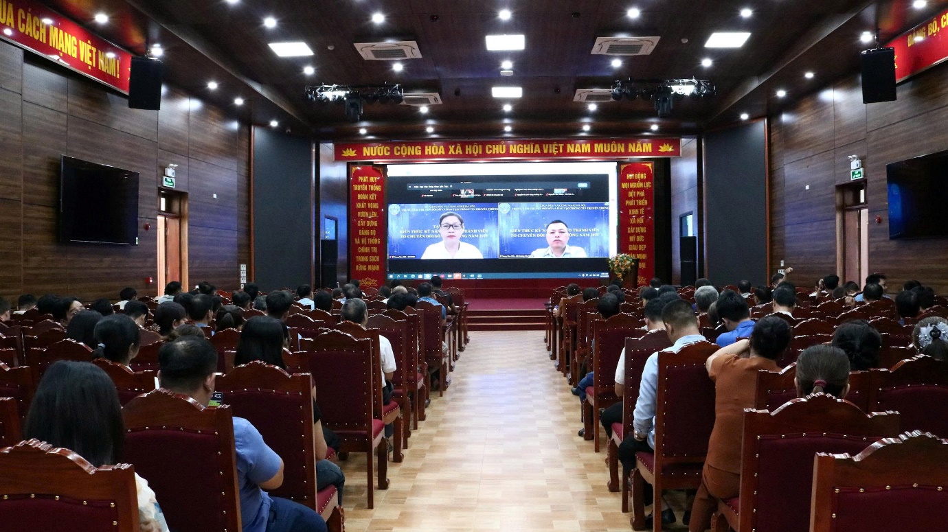 Xã Mỹ Đức tổ chức tập huấn chuyển đổi số cho cán bộ thôn, tổ chuyển đổi số cộng đồng- Ảnh 1.