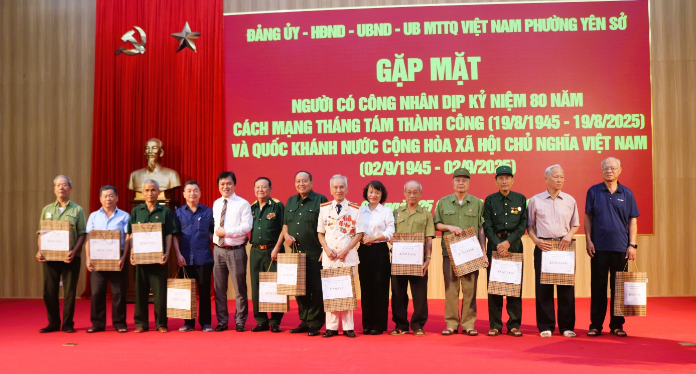 Phường Yên Sở gặp mặt, tri ân 130 người có công: niềm xúc động lắng đọng- Ảnh 4.