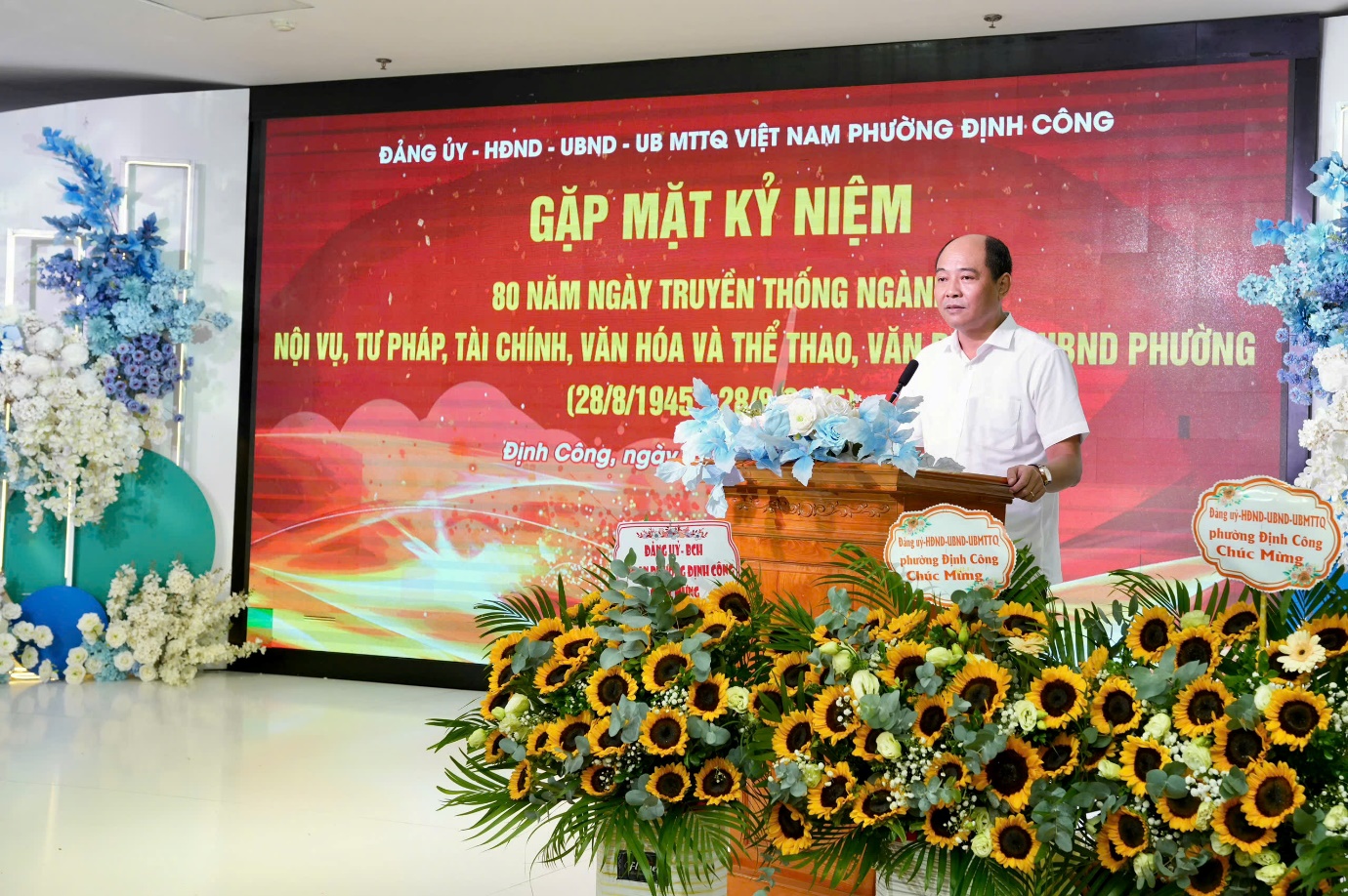 PHƯỜNG ĐỊNH CÔNG TỔ CHỨC GẶP MẶT KỶ NIỆM 80 NĂM NGÀY TRUYỀN THỐNG NGÀNH NỘI VỤ, TƯ PHÁP, TÀI CHÍNH,VĂN HÓA VÀ THỂ THAO, VĂN PHÒNG UBND PHƯỜNG (28/8/1945 - 28/8/2025)- Ảnh 2.