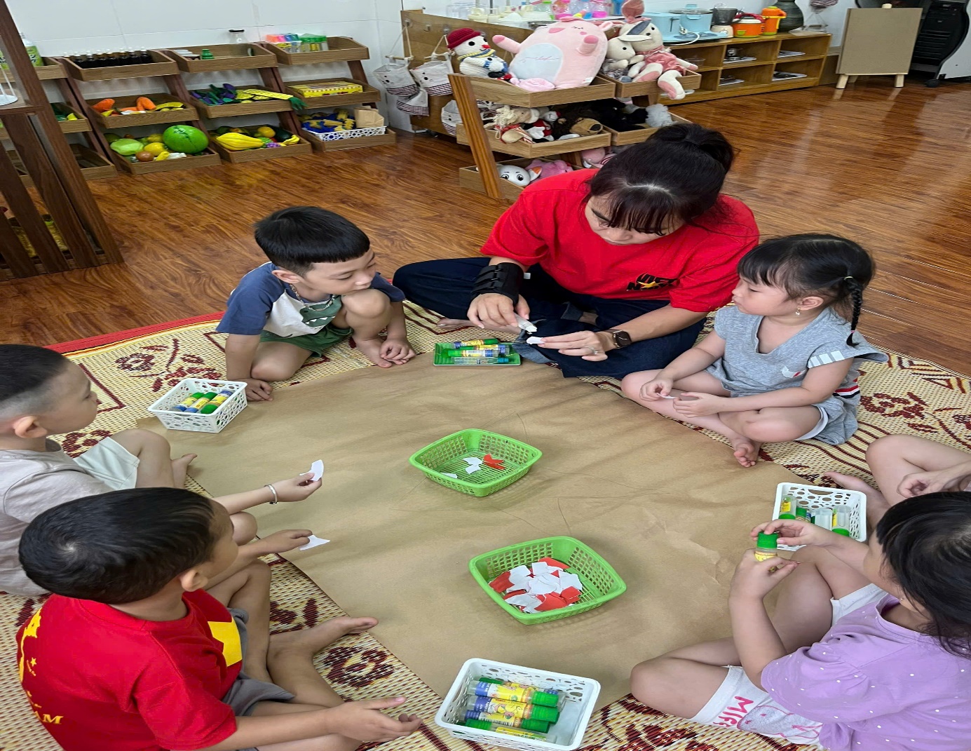 TRƯỜNG MẦM NON BÌNH MINH: CÁC HOẠT ĐỘNG CHÀO MỪNG 80 NĂM NGÀY CÁCH MẠNG THÁNG TÁM  VÀ QUỐC KHÁNH 2/9  - Ảnh 3.