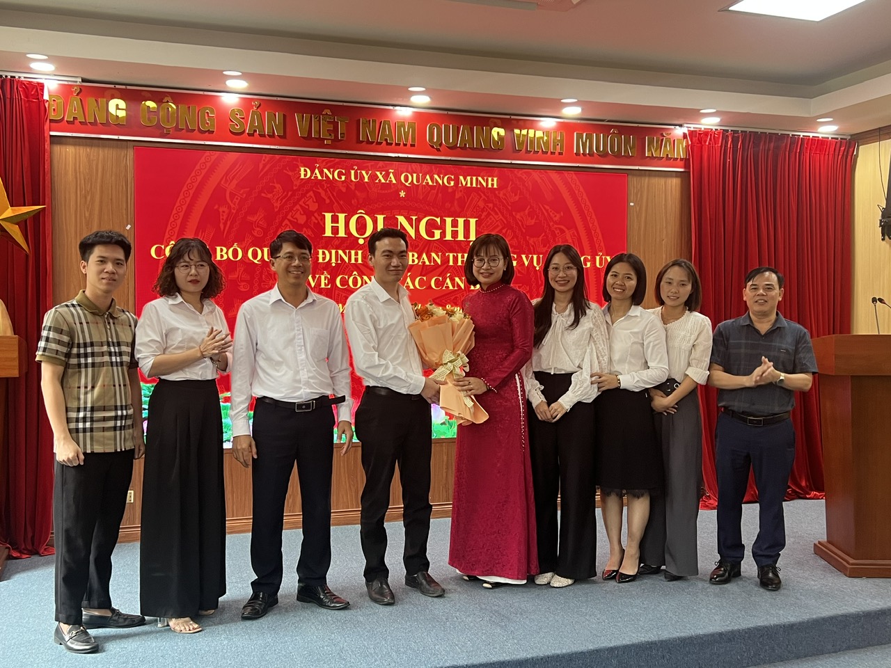 Xã Quang Minh: Công bố Quyết định bổ nhiệm Phó Chánh Văn phòng Đảng ủy- Ảnh 2.