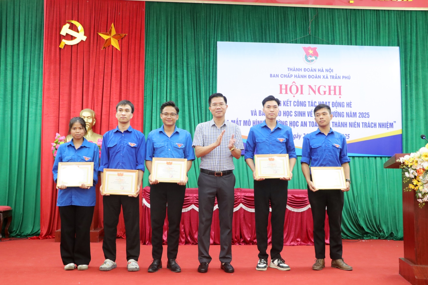 Hội nghị tổng kết sinh hoạt hè và bàn giao học sinh về các trường; Ra mắt mô hình “Trường học an toàn – Vị thành niên trách nhiệm”- Ảnh 5.