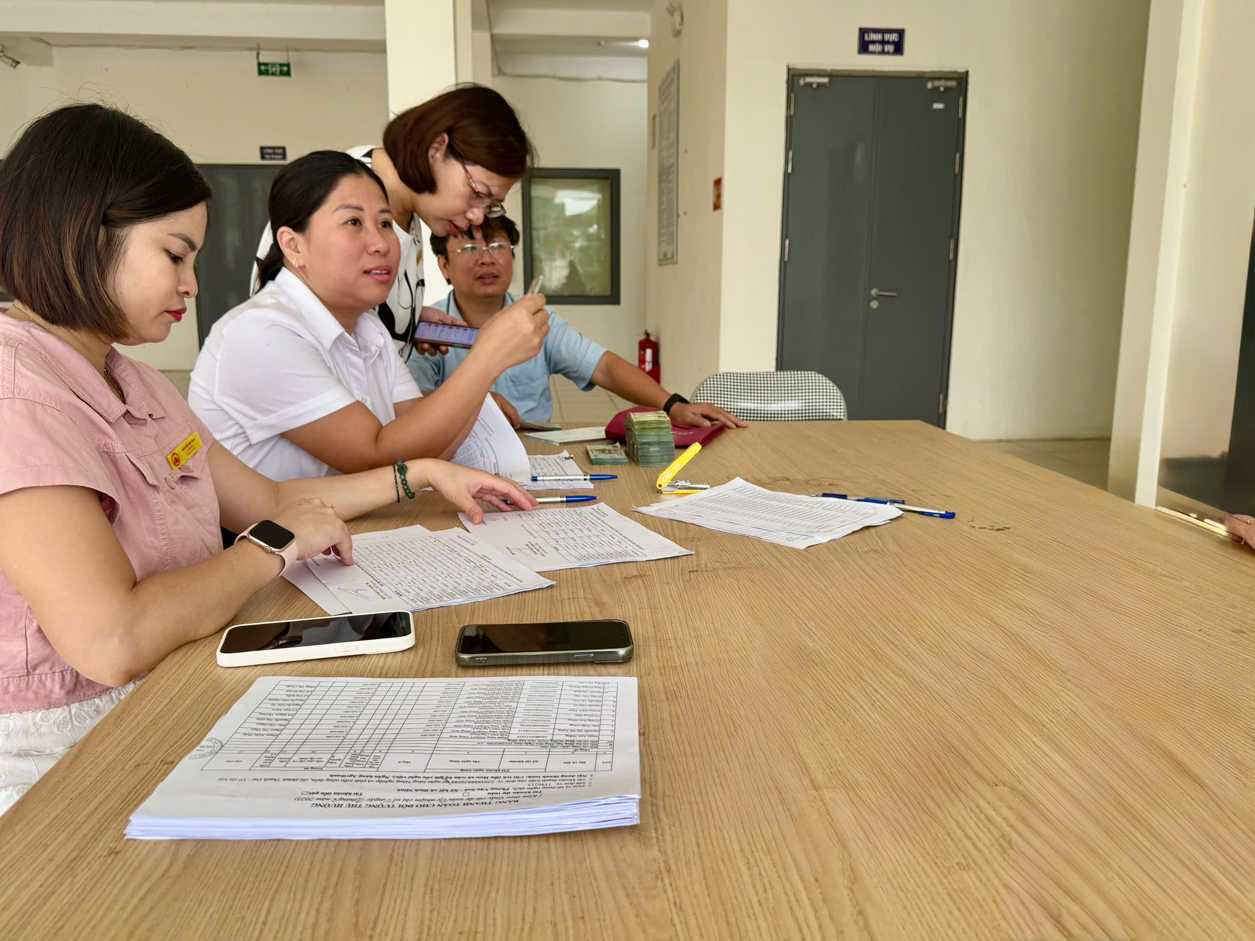 THỰC HIỆN CHI TRẢ ĐẦY ĐỦ, KỊP THỜI CÁC CHẾ ĐỘ CHÍNH SÁCH CHO ĐỐI TƯỢNG BẢO TRỢ XÃ HỘI VÀ NGƯỜI CÓ CÔNG