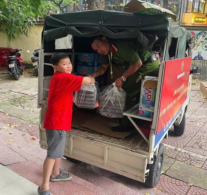 NHỮNG "BÓNG HỒNG" VƯỢT NẮNG, THẮNG MƯA HOÀN THÀNH TỐT NHIỆM VỤ BẢO VỆ SỰ KIỆN A80- Ảnh 3.