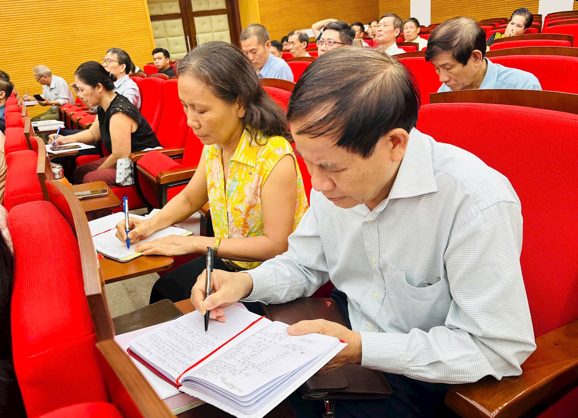 Phường Đống Đa tập huấn một số thủ tục hành chính công của Đảng- Ảnh 2.
