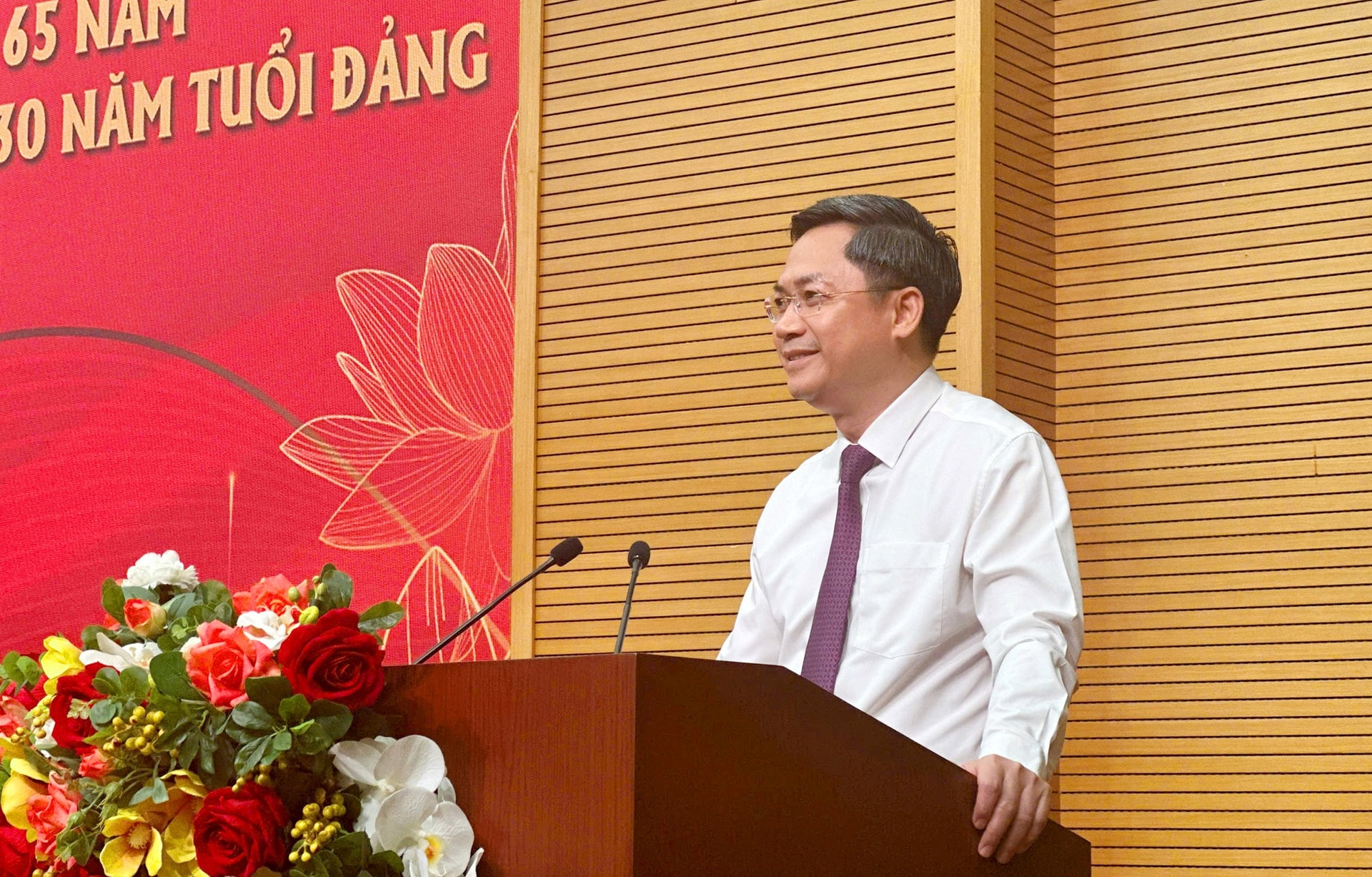 Phường Đống Đa có 190 đảng viên vinh dự nhận Huy hiệu Đảng- Ảnh 3.