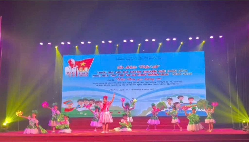 Thiếu nhi phường Phương Liệt tham gia sôi nổi tại Vòng sơ khảo Hội thi tuyên truyền giới thiệu sách, Múa hát tập thể và Ca khúc măng non năm 2025- Ảnh 4.