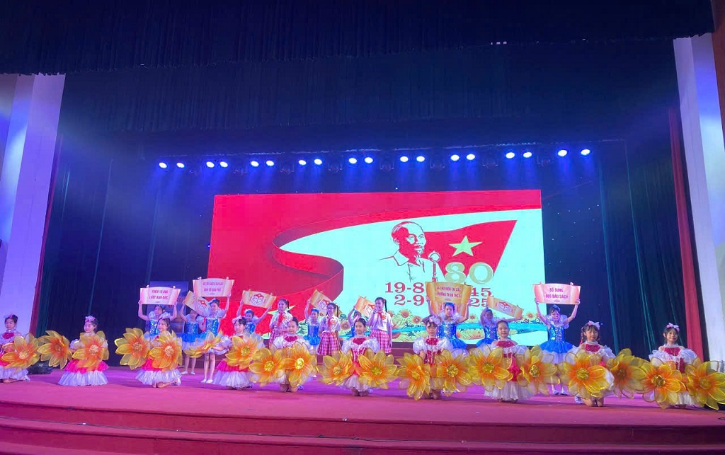 Thiếu nhi phường Phương Liệt tham gia sôi nổi tại Vòng sơ khảo Hội thi tuyên truyền giới thiệu sách, Múa hát tập thể và Ca khúc măng non năm 2025- Ảnh 6.