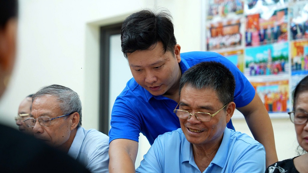 Phường Phương Liệt tăng tốc chiến dịch “45 ngày đêm hỗ trợ chuyển đổi số”- Ảnh 2.