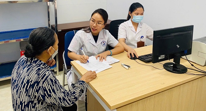 BVĐK Thường Tín: Phát huy vai trò người điều dưỡng trong chăm sóc toàn diện người bệnh- Ảnh 1.