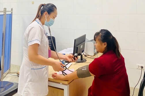 BVĐK Thường Tín: Phát huy vai trò người điều dưỡng trong chăm sóc toàn diện người bệnh- Ảnh 2.