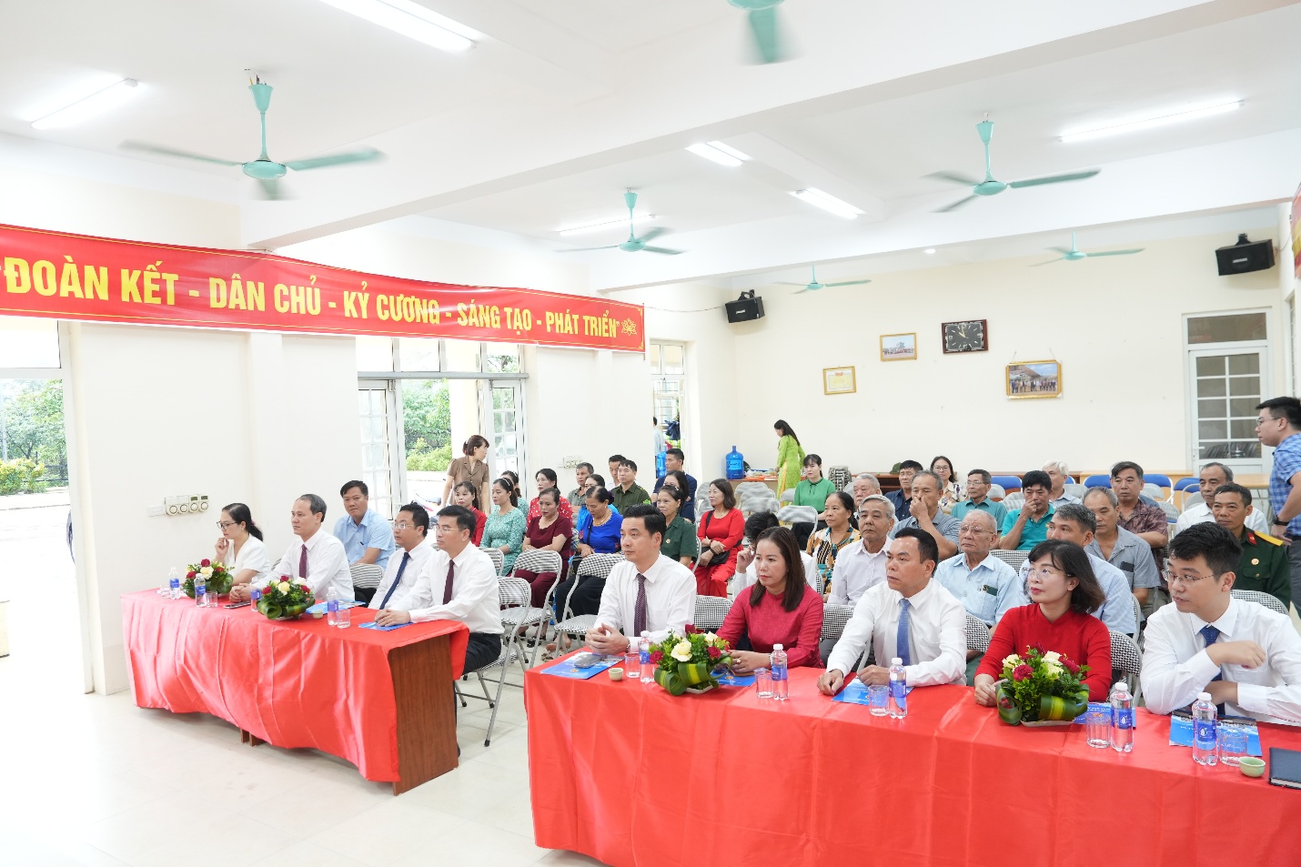 Xã Gia Lâm tổ chức lễ gắn biển các tuyến đường nhân kỷ niệm 80 năm cách mạng tháng tám và quốc khánh 2/9- Ảnh 1.