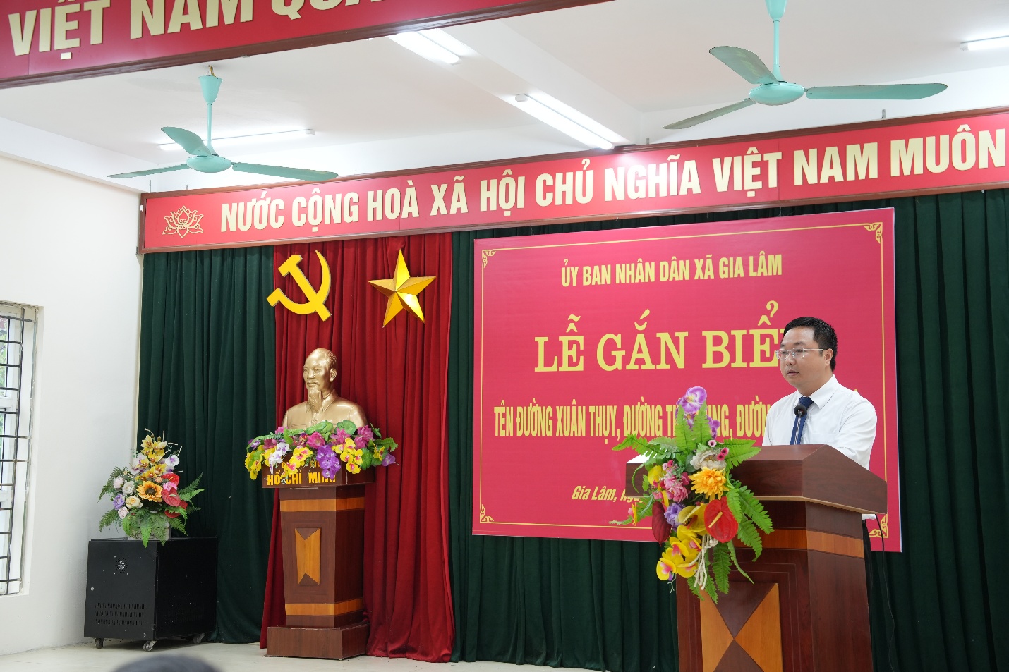 Xã Gia Lâm tổ chức lễ gắn biển các tuyến đường nhân kỷ niệm 80 năm cách mạng tháng tám và quốc khánh 2/9- Ảnh 2.