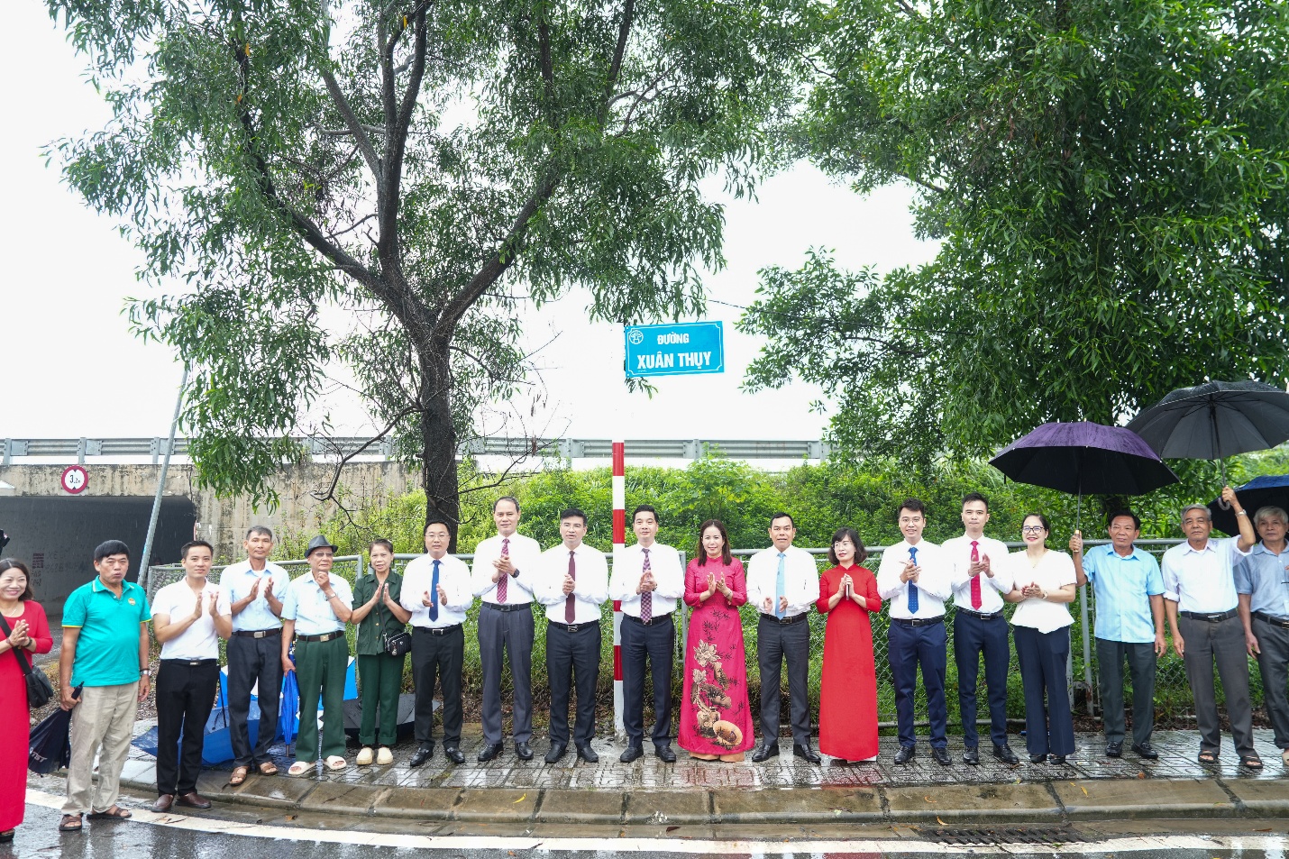 Xã Gia Lâm tổ chức lễ gắn biển các tuyến đường nhân kỷ niệm 80 năm cách mạng tháng tám và quốc khánh 2/9- Ảnh 3.
