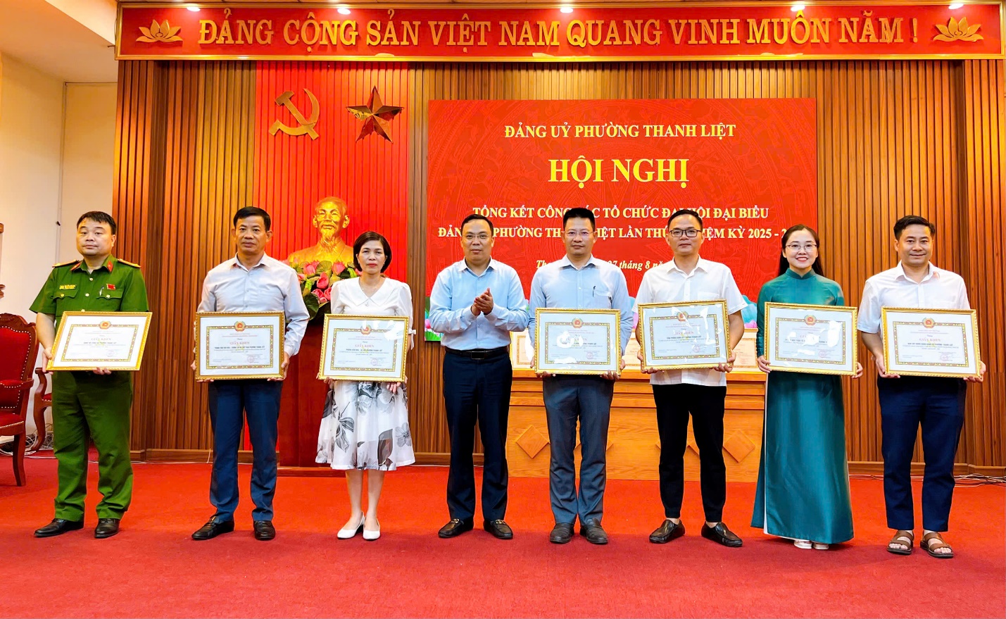 Phường Thanh Liệt: Khen thưởng 8 tập thể, 30 cá nhân có thành tích xuất sắc trong công tác phục vụ Đại hội đại biểu Đảng bộ phường Thanh Liệt lần thứ I, nhiệm kỳ 2025 – 2030- Ảnh 4.