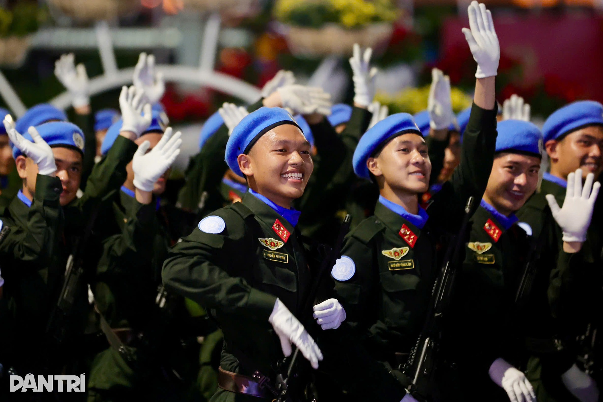 Trọn bộ cẩm nang hướng dẫn chi tiết để nhân dân có buổi đi xem Sơ duyệt diễu binh tối 27/8 thành công nhất- Ảnh 5.