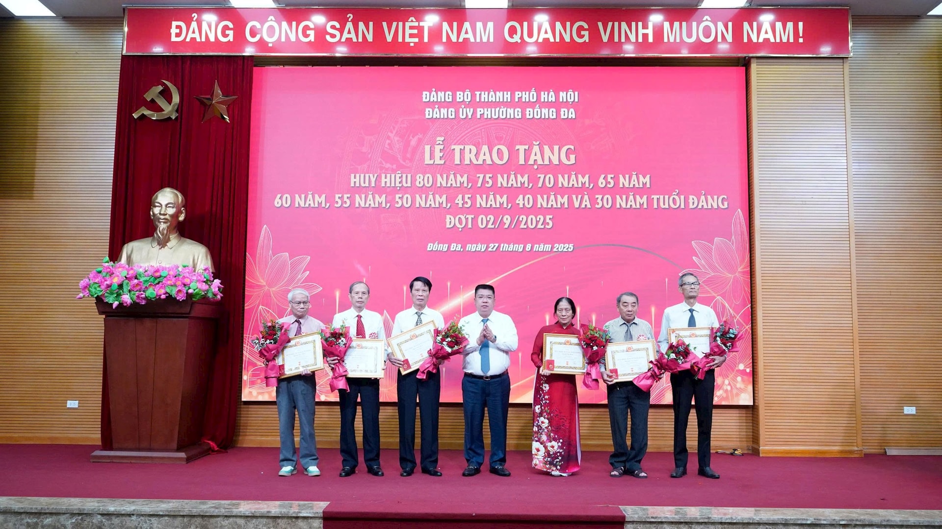 Phường Đống Đa có 190 đảng viên vinh dự nhận Huy hiệu Đảng- Ảnh 6.