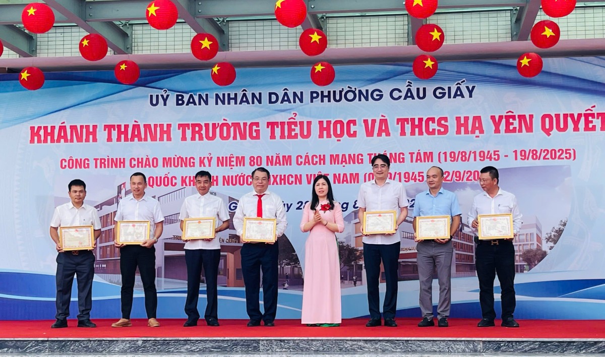 Phường Cầu Giấy gắn biển công trình chào mừng Quốc khánh 2/9- Ảnh 4.