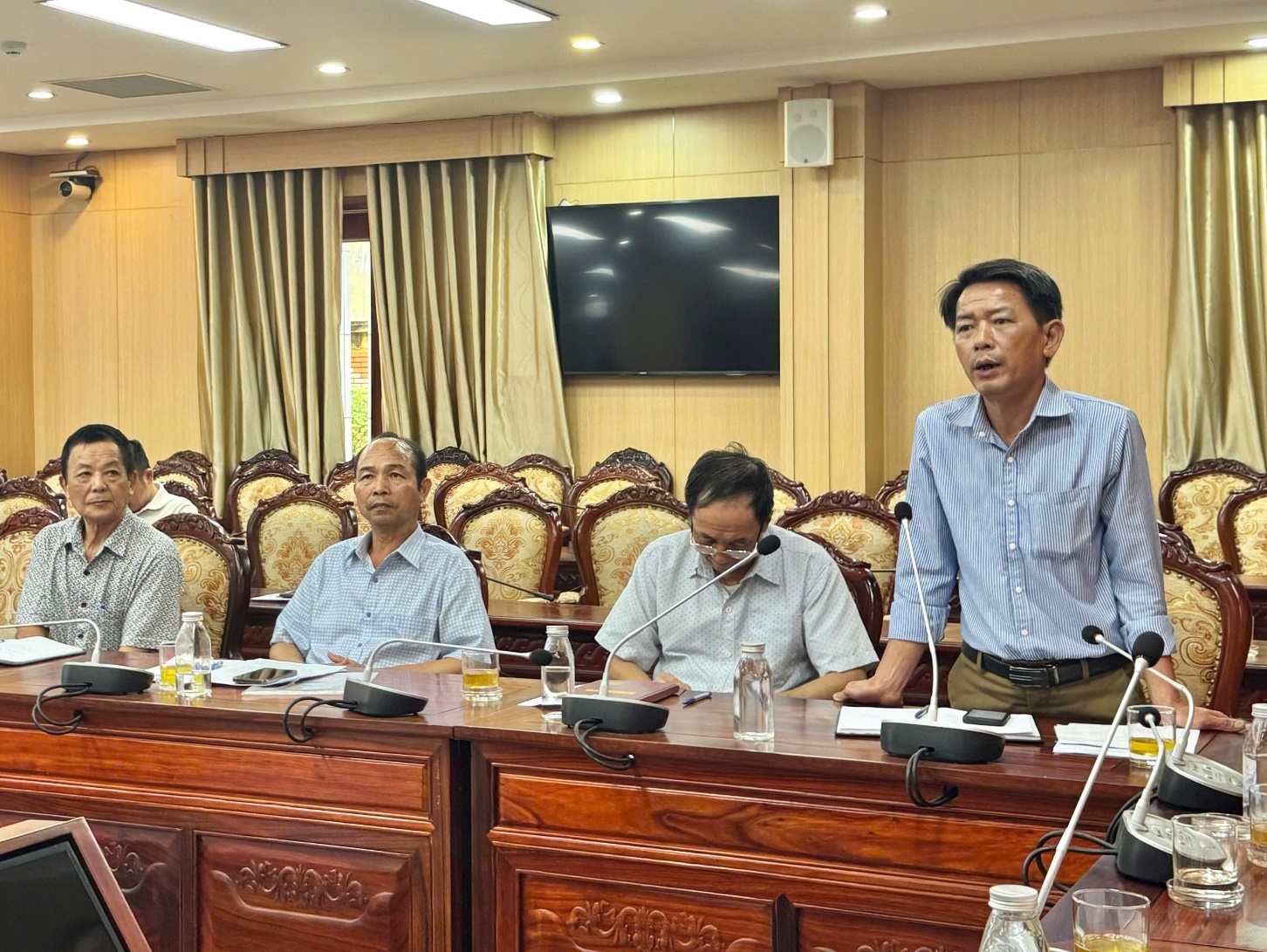 Đồng chí Trần Văn Nghĩa – Phó Bí thư Thường trực Đảng uỷ xã chủ trì hội nghị giao ban với Bí thư chi bộ thôn, tổ dân phố triển khai nhiệm vụ tháng 9/2025- Ảnh 4.