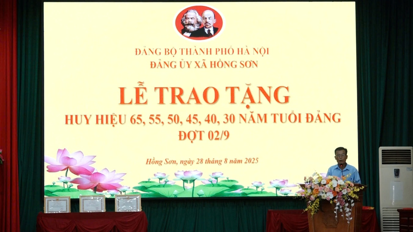 Hồng Sơn trao huy hiệu đảng đợt 02/9; tổng kết rút kinh nghiệm Đại hội Đảng bộ xã lần thứ I, nhiệm kỳ 2025-2030- Ảnh 4.