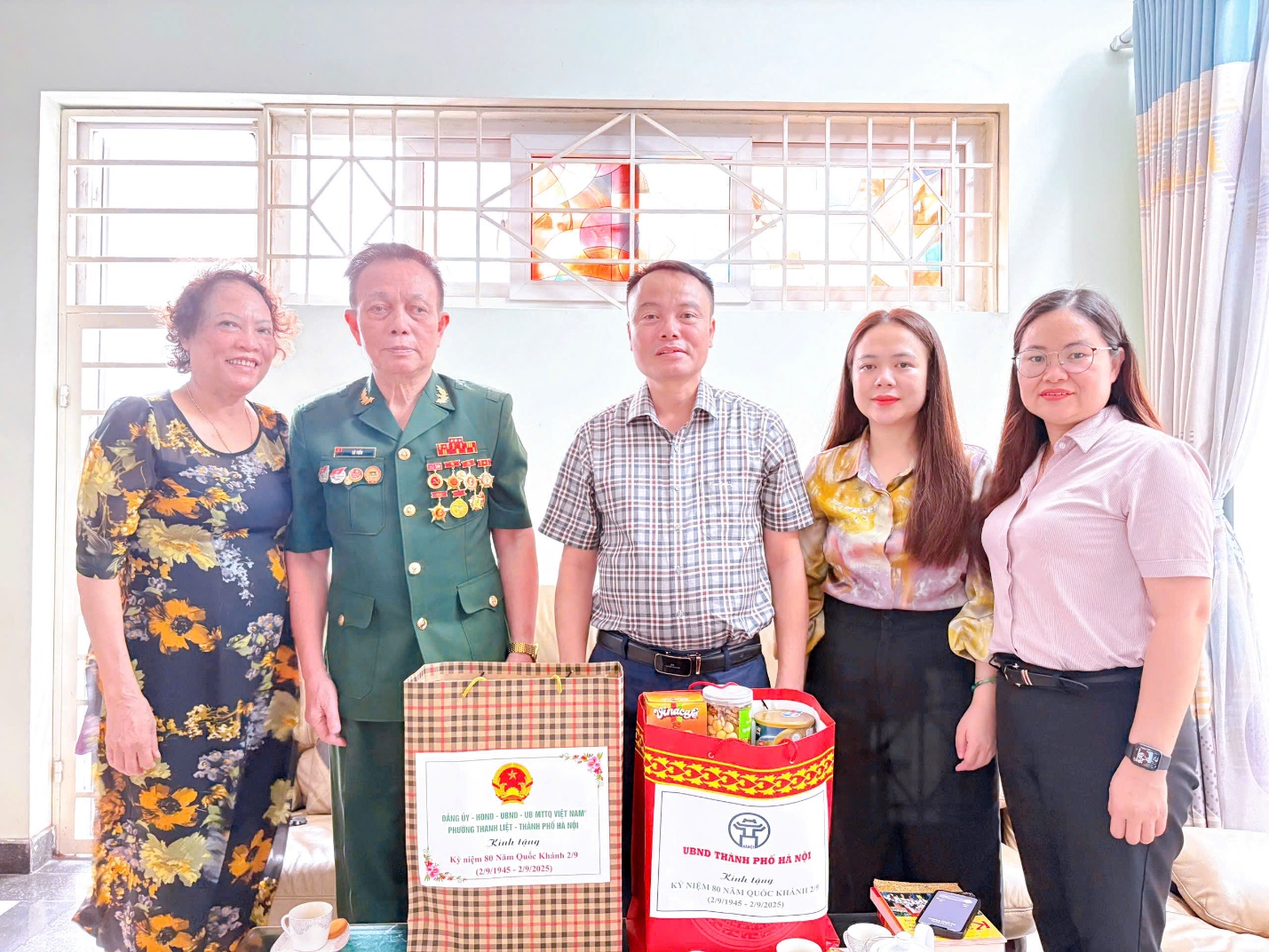 Phường Thanh Liệt: Thăm, tặng quà các cá nhân tiêu biểu nhân kỷ niệm 80 năm Quốc khánh nước Cộng hoà XHCN Việt Nam- Ảnh 2.