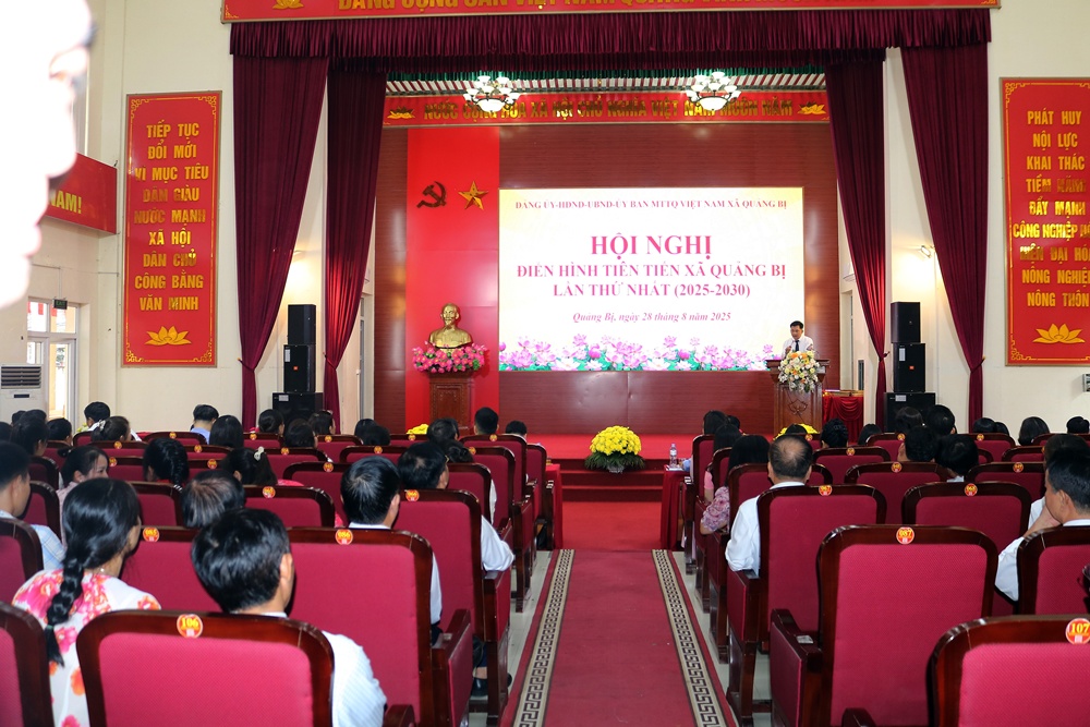 Đảng ủy – HĐND – UBND – UB MTTQ Việt Nam xã Quảng Bị tổ chức Hội nghị điển hình tiên tiến lần thứ nhất, giai đoạn 2025-2030- Ảnh 1.