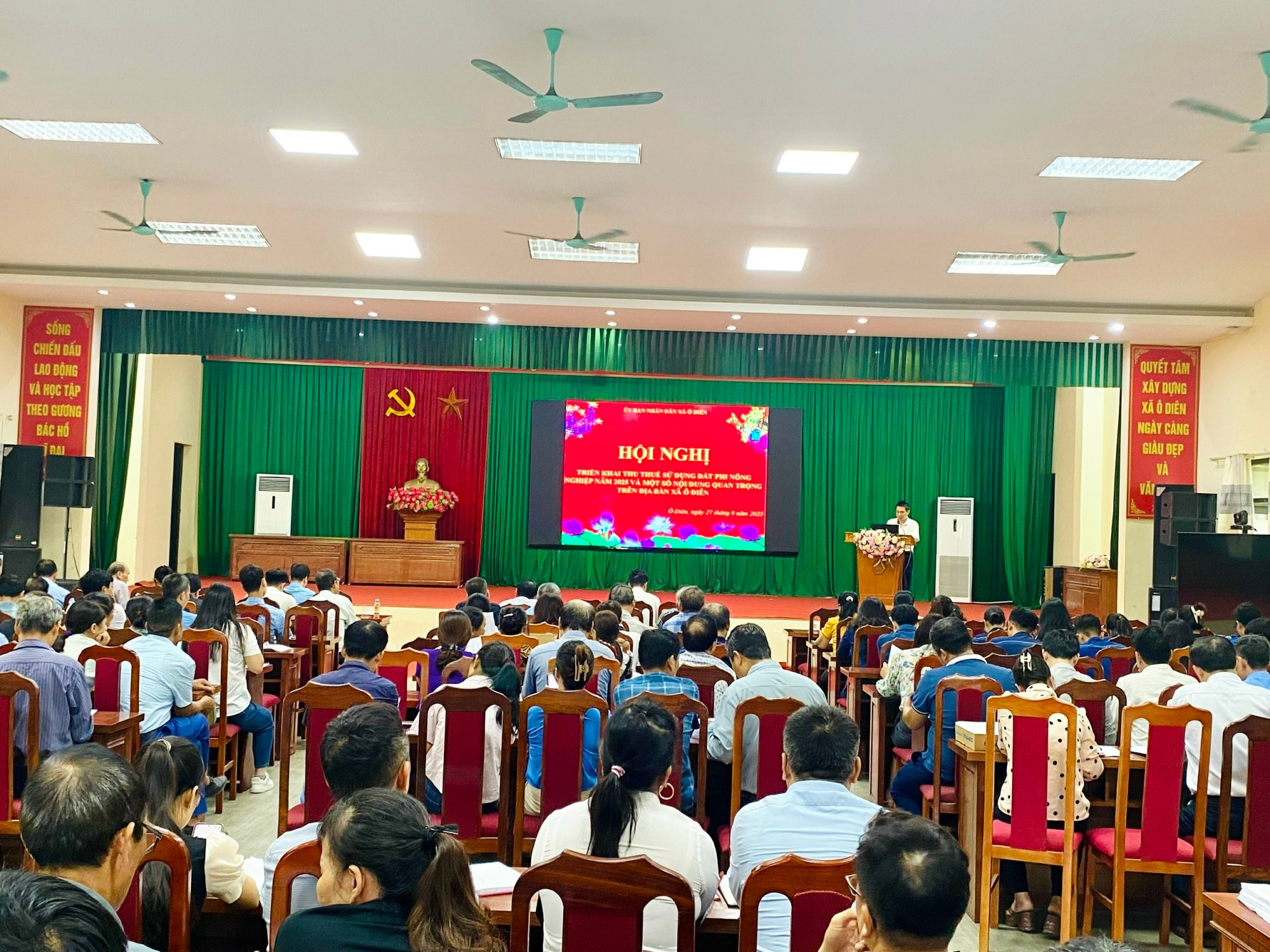 Xã Ô Diên triển khai kế hoạch thu thuế sử dụng đất phi nông nghiệp năm 2025 qua ứng dụng eTax Mobile- Ảnh 2.